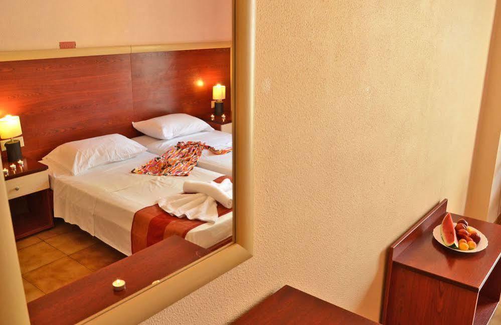 Mavrikos Hotel Plános المظهر الخارجي الصورة