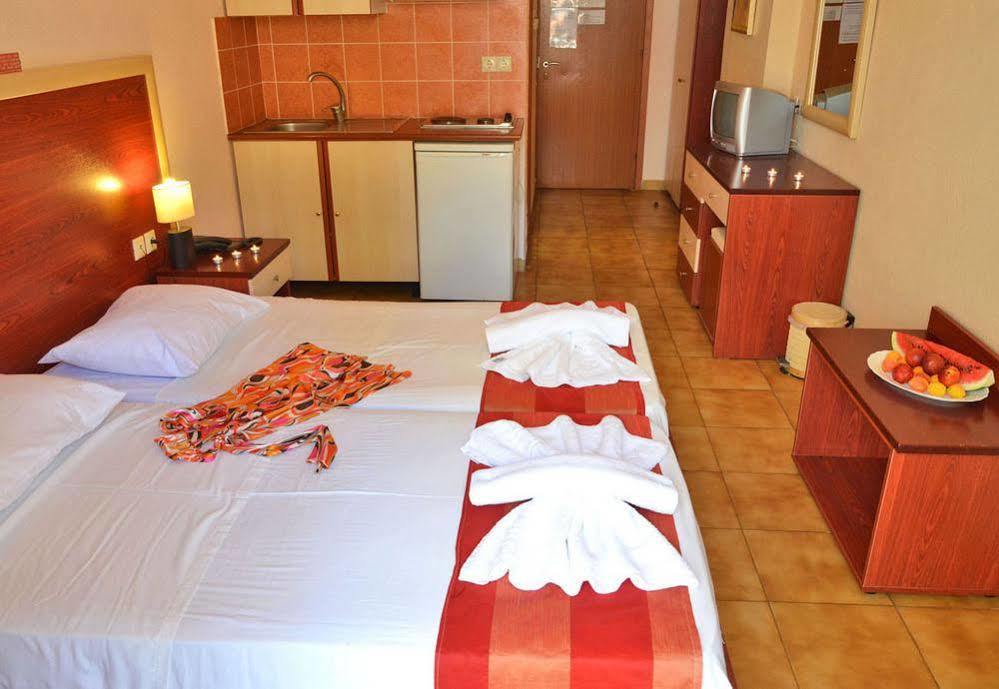 Mavrikos Hotel Plános المظهر الخارجي الصورة